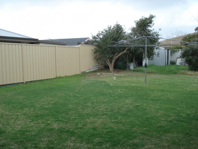 10 Stokes St, Rockingham WA 6168