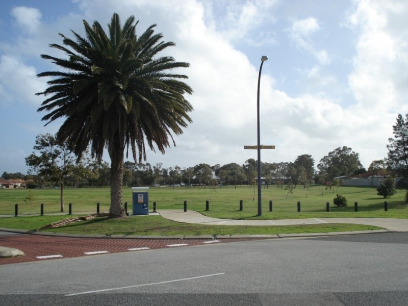 10 Stokes St, Rockingham WA 6168