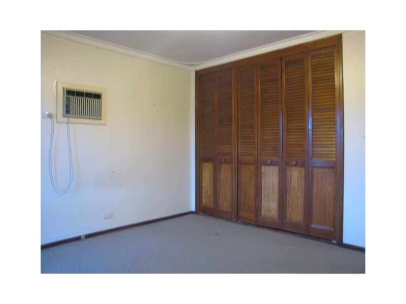 4 WILGERUP PLACE, Hillman WA 6168
