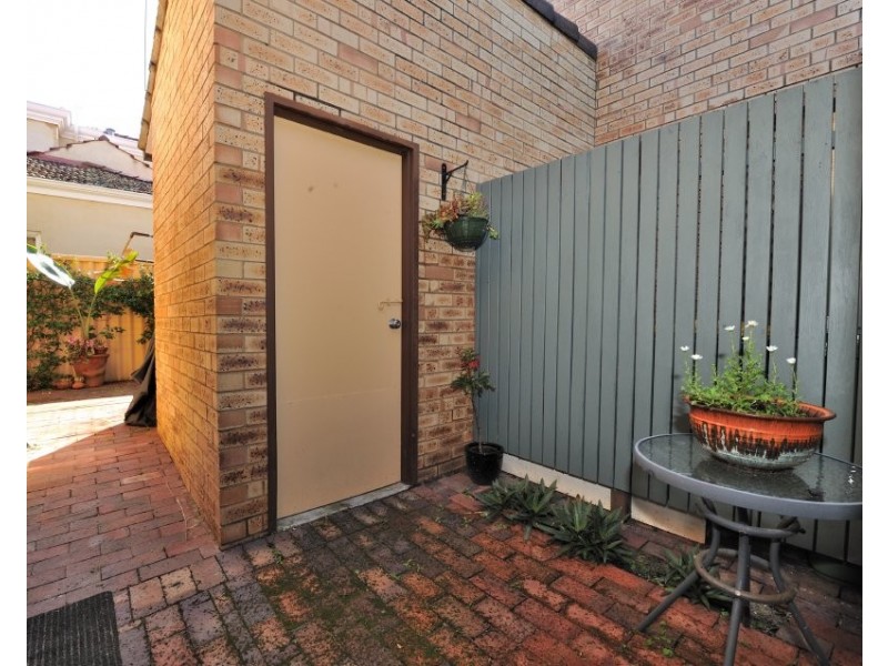 1 / 8  LEONORA STREET, Como WA 6152