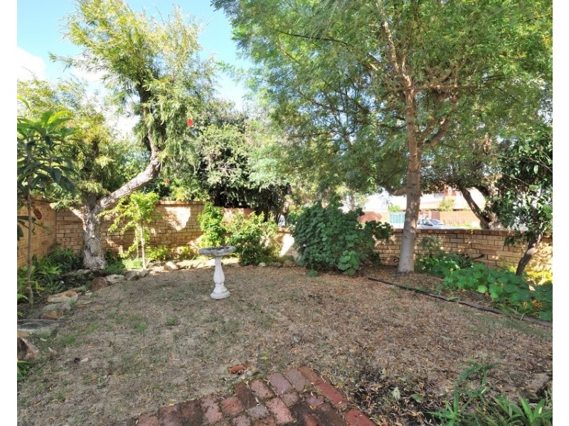 1 / 8  LEONORA STREET, Como WA 6152