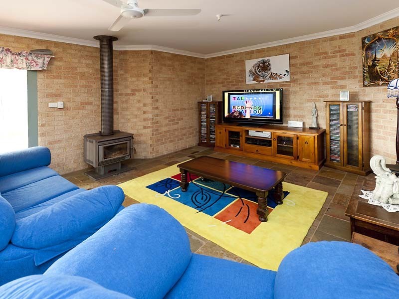 18 Strathalbyn Way, Gingin WA 6503