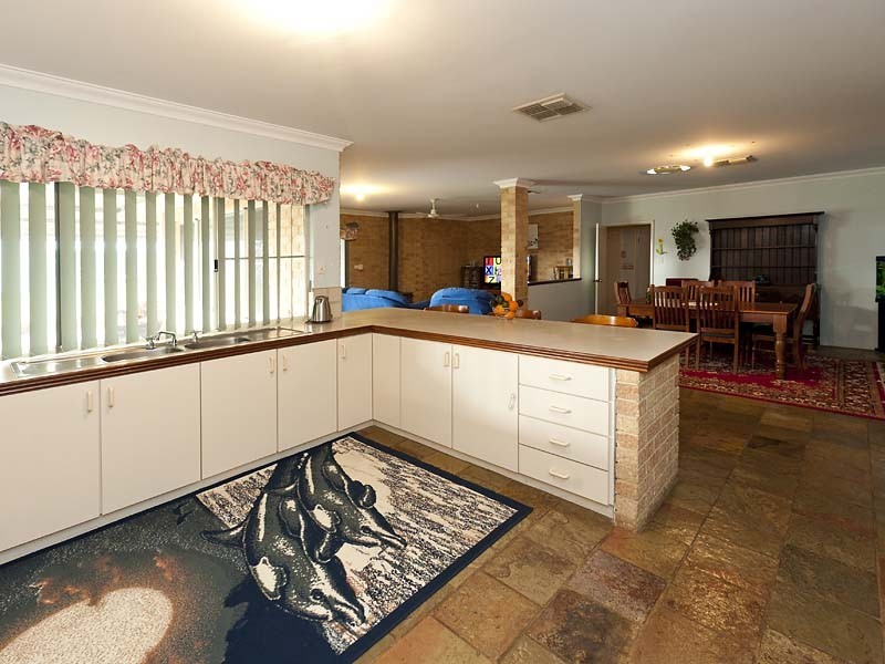 18 Strathalbyn Way, Gingin WA 6503