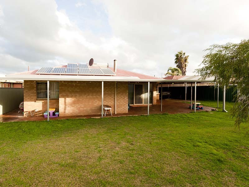 18 Strathalbyn Way, Gingin WA 6503