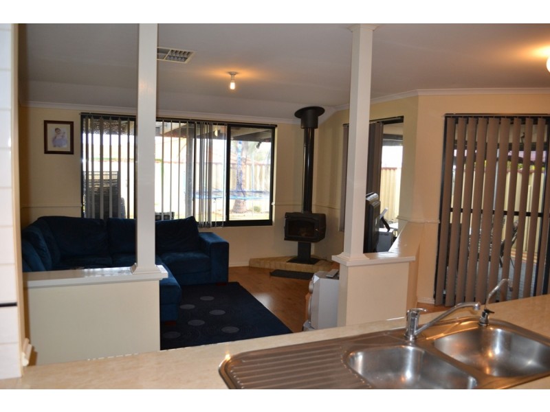 28 Benbecula Loop, Port Kennedy WA 6172