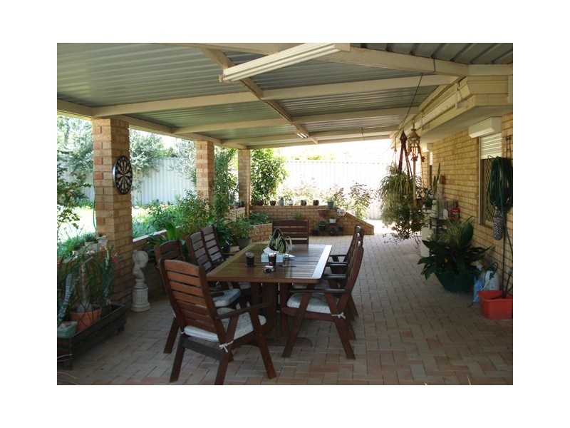20 Tuart Ridge, Parmelia WA 6167