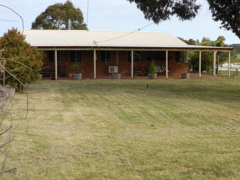 466  Karnup Road, Hopeland WA 6125