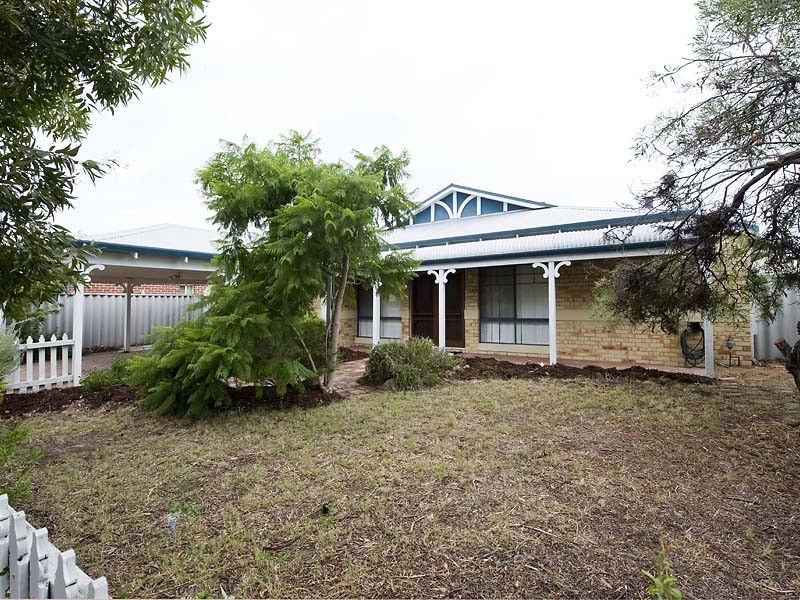 6 Salmon Crescent, Warnbro WA 6169