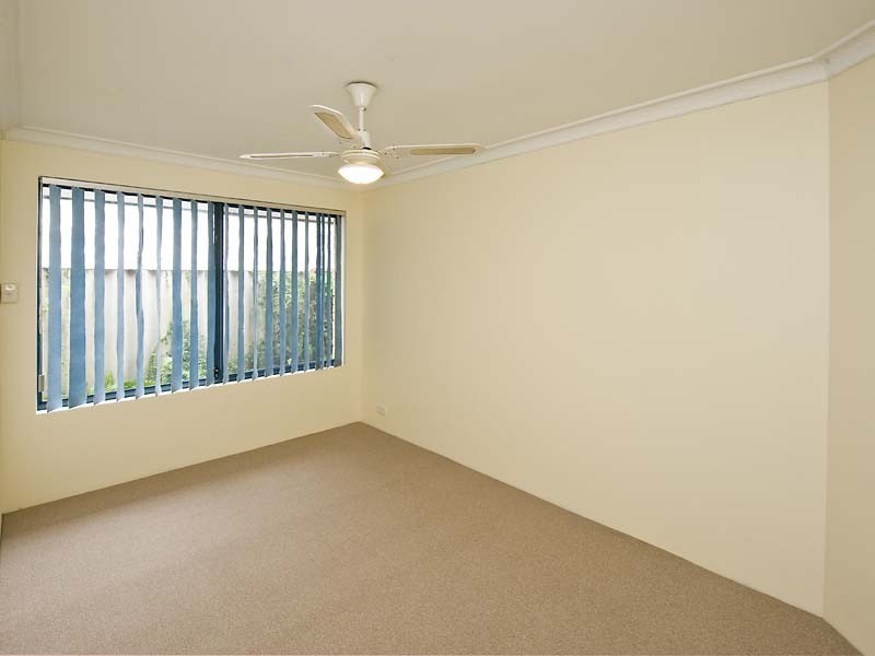 6 Salmon Crescent, Warnbro WA 6169