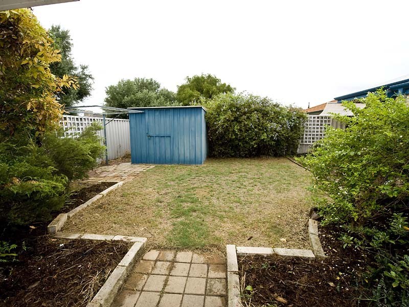 6 Salmon Crescent, Warnbro WA 6169