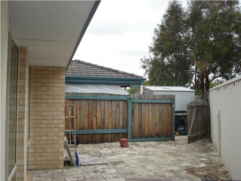 18 Chungking Gve, Stratton WA 6056