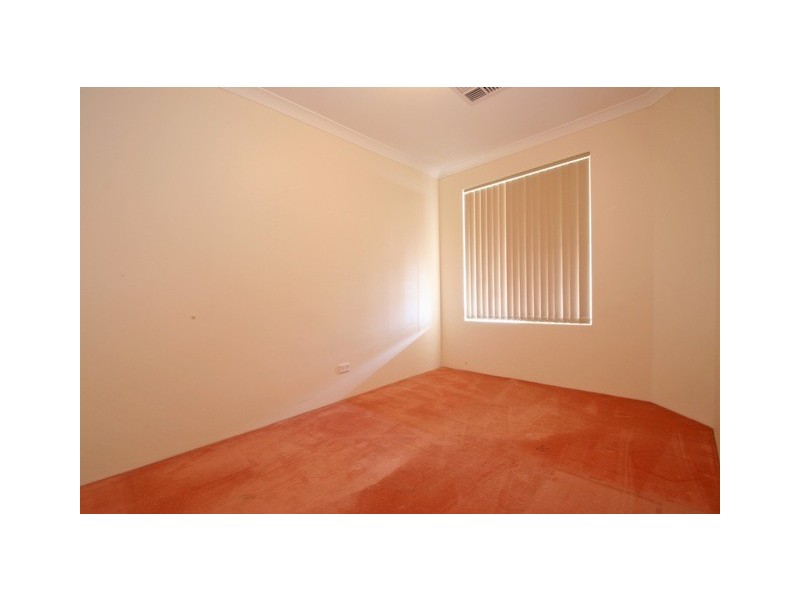 8 Narooma Close, Waikiki WA 6169