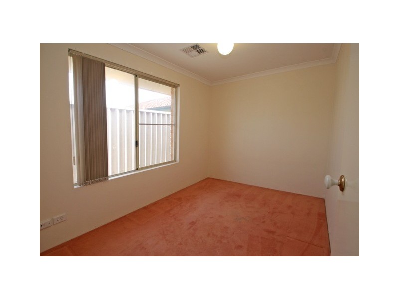 8 Narooma Close, Waikiki WA 6169