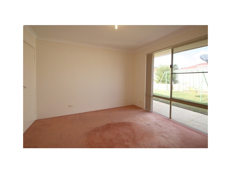 8 Narooma Close, Waikiki WA 6169