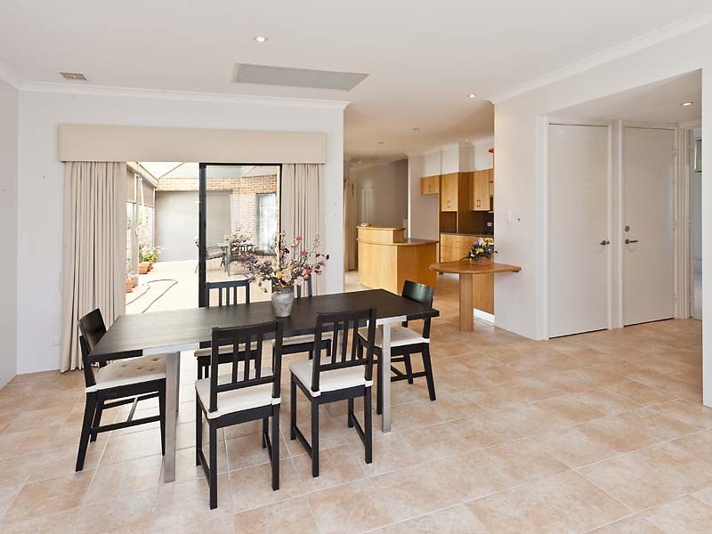 19 Chinchilla Parkway, Port Kennedy WA 6172