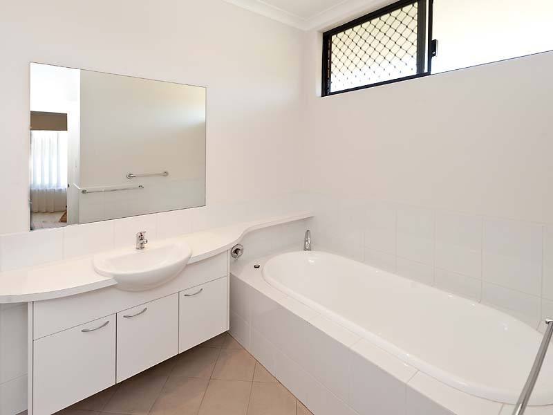 19 Chinchilla Parkway, Port Kennedy WA 6172