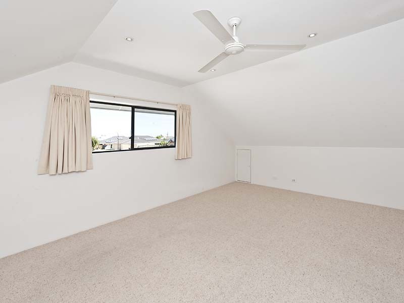 19 Chinchilla Parkway, Port Kennedy WA 6172