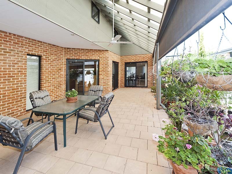 19 Chinchilla Parkway, Port Kennedy WA 6172