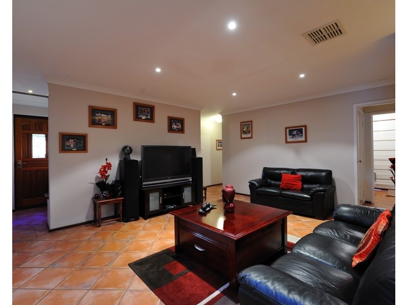 5  Dundas Court, Waikiki WA 6169