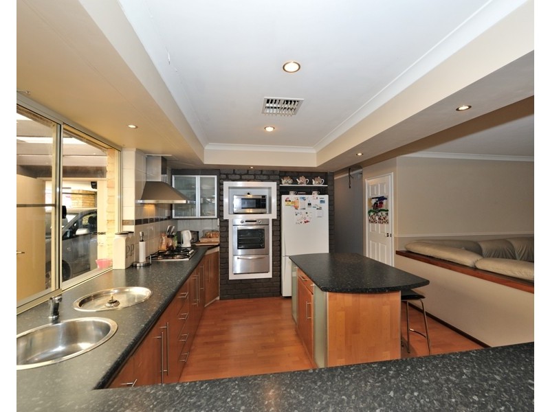 39 Orleans Dve, Port Kennedy WA 6172