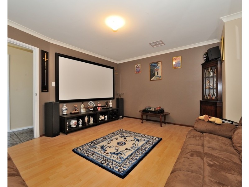 39 Orleans Dve, Port Kennedy WA 6172