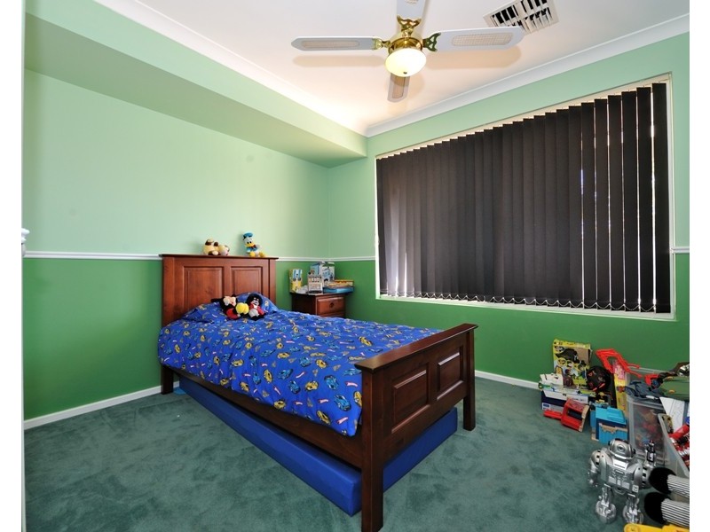 39 Orleans Dve, Port Kennedy WA 6172