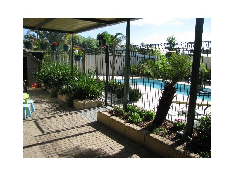 7 Roscommon Crescent, Orelia WA 6167