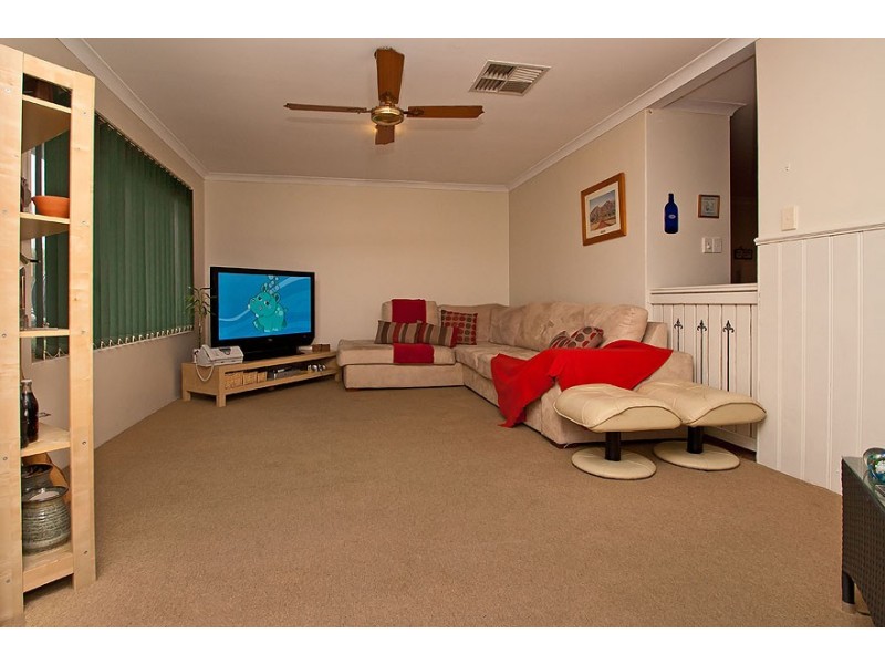 7 Roscommon Crescent, Orelia WA 6167