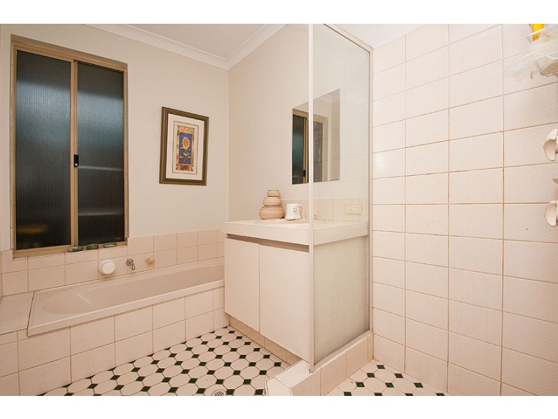 7 Roscommon Crescent, Orelia WA 6167