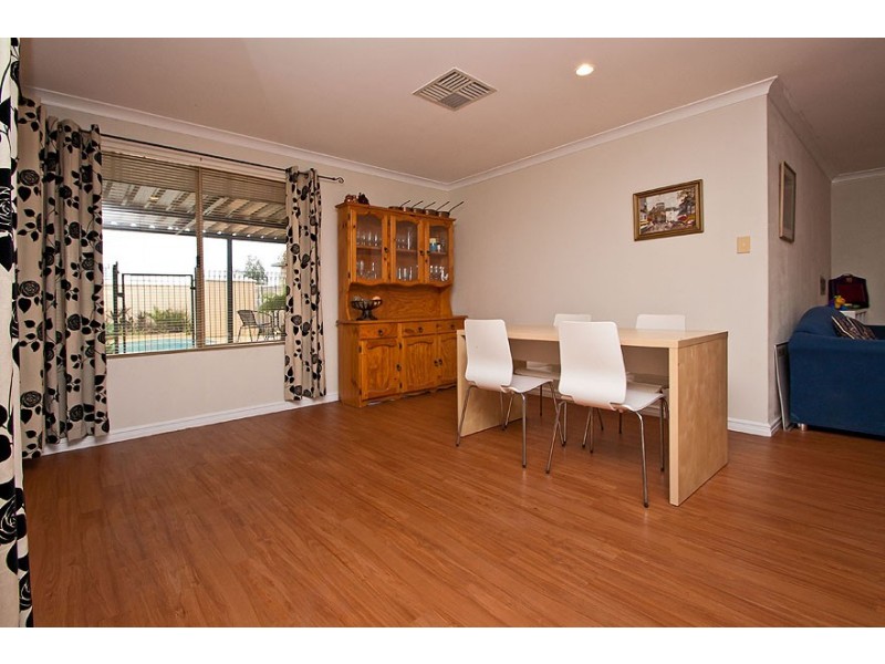 7 Roscommon Crescent, Orelia WA 6167