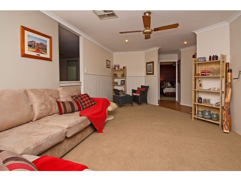 7 Roscommon Crescent, Orelia WA 6167