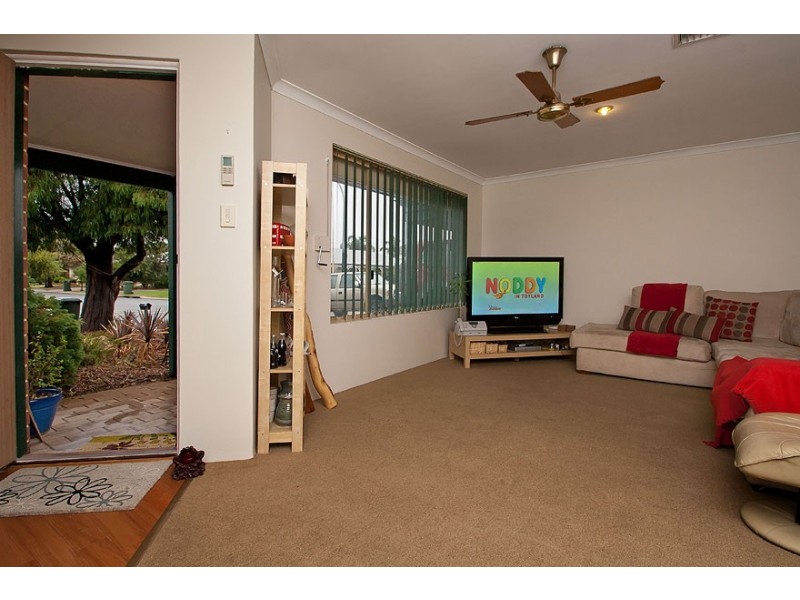 7 Roscommon Crescent, Orelia WA 6167
