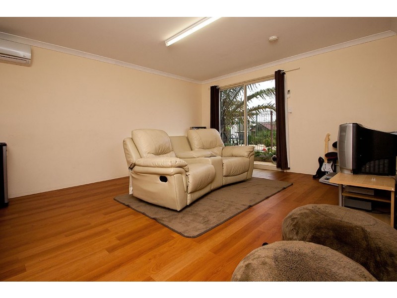 7 Roscommon Crescent, Orelia WA 6167