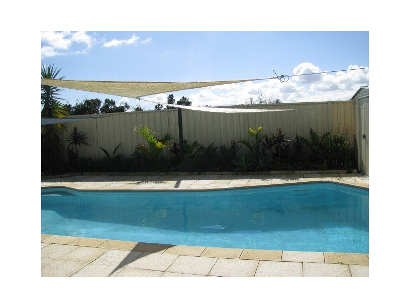 7 Roscommon Crescent, Orelia WA 6167