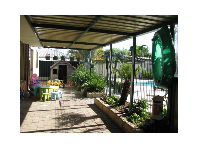 7 Roscommon Crescent, Orelia WA 6167