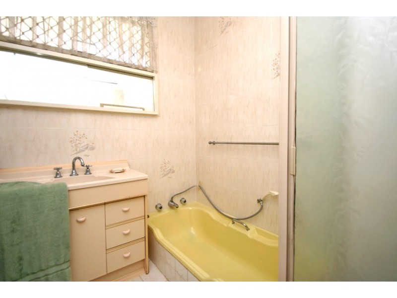 3 Delphinus Pl, Rockingham WA 6168