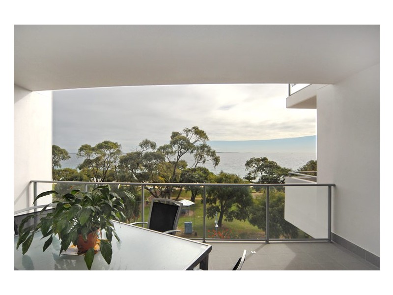 30/17 Rockingham Beach Road, Rockingham WA 6168