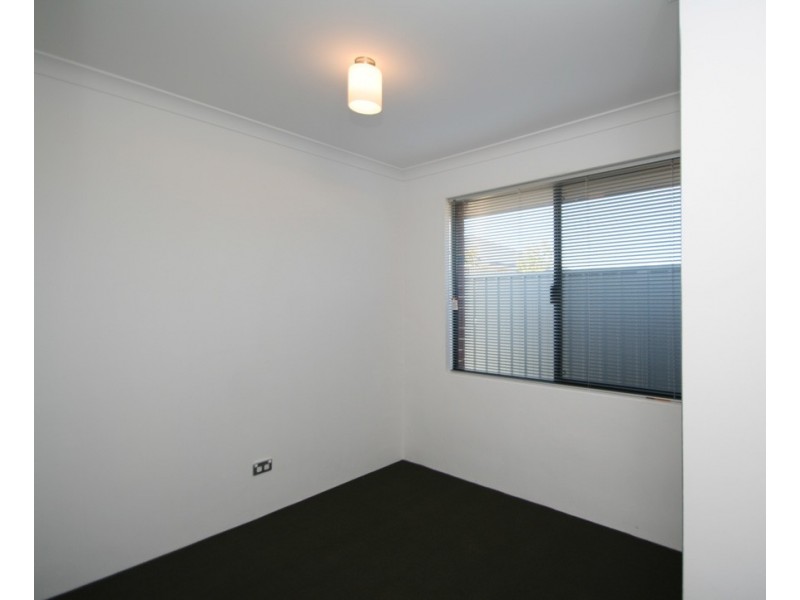 2 Chertsey Way, Wellard WA 6170