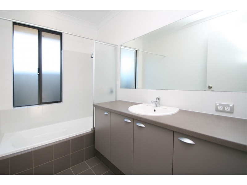 2 Chertsey Way, Wellard WA 6170