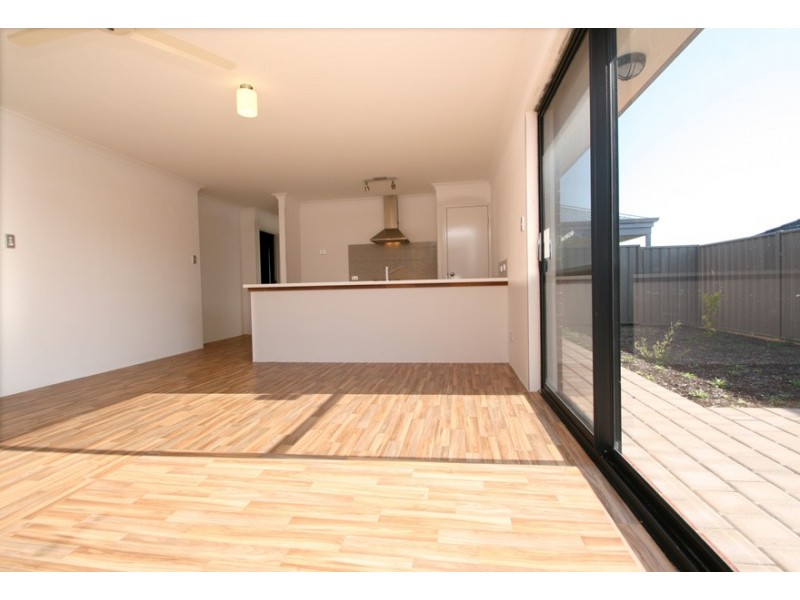 2 Chertsey Way, Wellard WA 6170