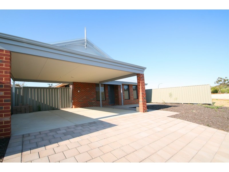 2 Chertsey Way, Wellard WA 6170
