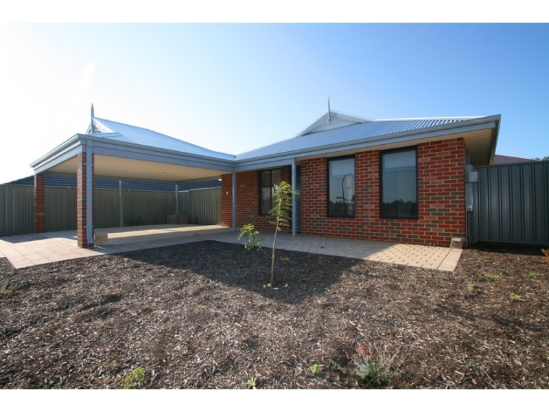 2 Chertsey Way, Wellard WA 6170