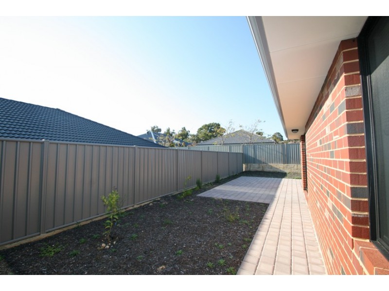 2 Chertsey Way, Wellard WA 6170