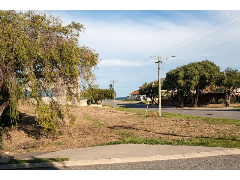 3 Coventry Road, Shoalwater WA 6169