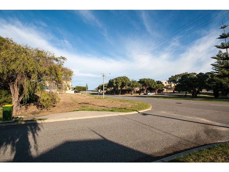 3 Coventry Road, Shoalwater WA 6169