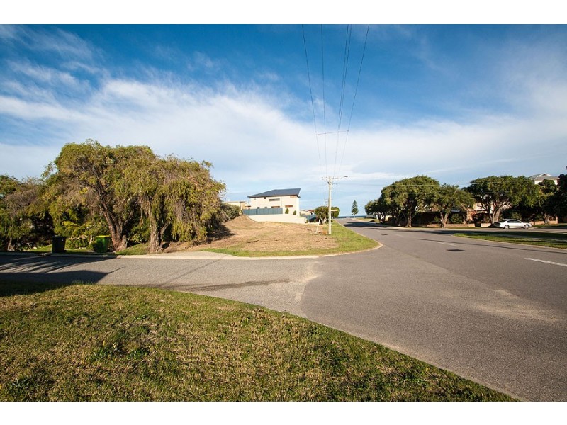 3 Coventry Road, Shoalwater WA 6169