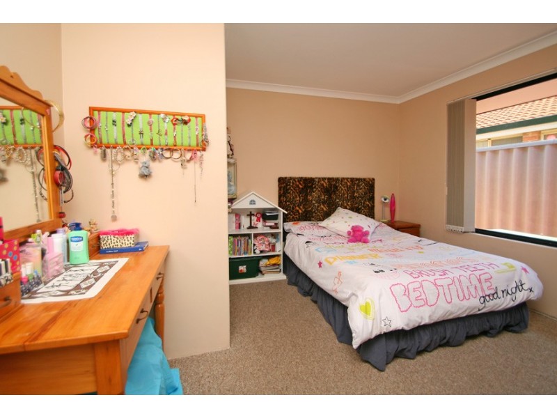 11 Eva Lynch Way, Warnbro WA 6169