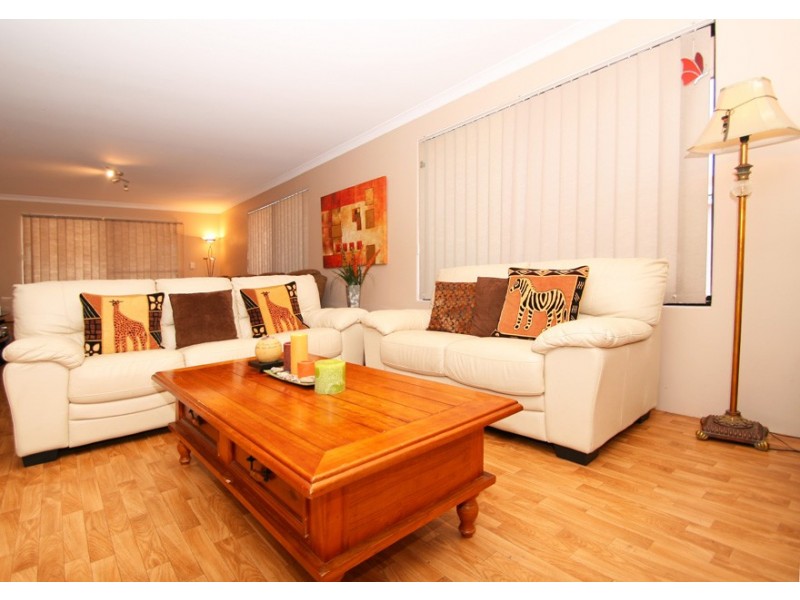 11 Eva Lynch Way, Warnbro WA 6169