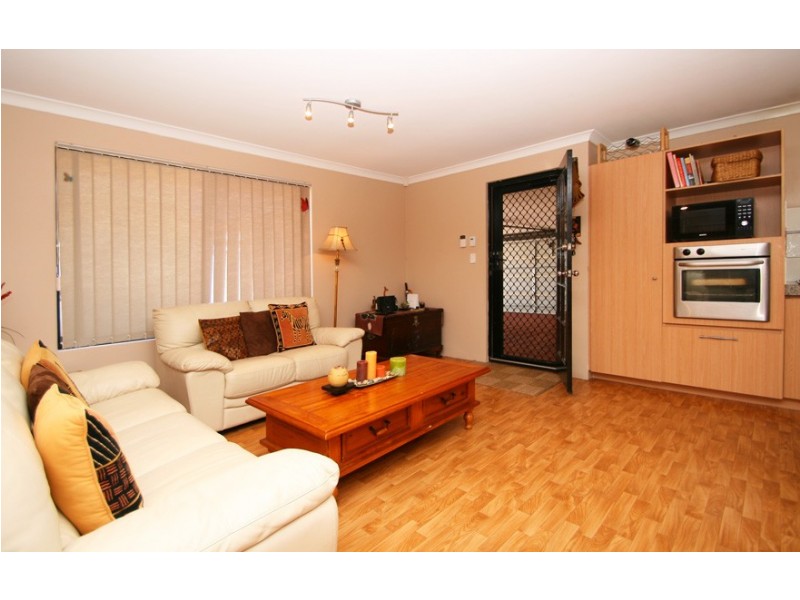 11 Eva Lynch Way, Warnbro WA 6169