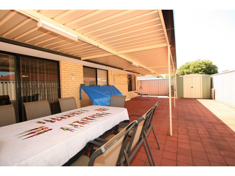 11 Eva Lynch Way, Warnbro WA 6169